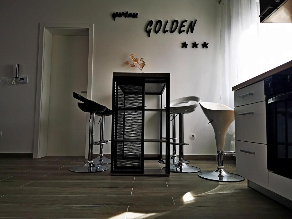 奥西耶克Golden - Self Check In公寓 外观 照片